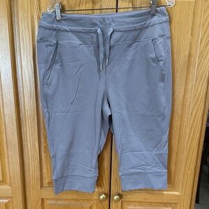 HALARA Gray Capri Athletic Pants